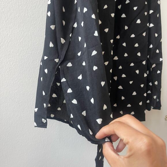 NASTY GAL Dress Satin Heart Deep V Wrap Design Side Slits Size 4 - Picture 5 of 8